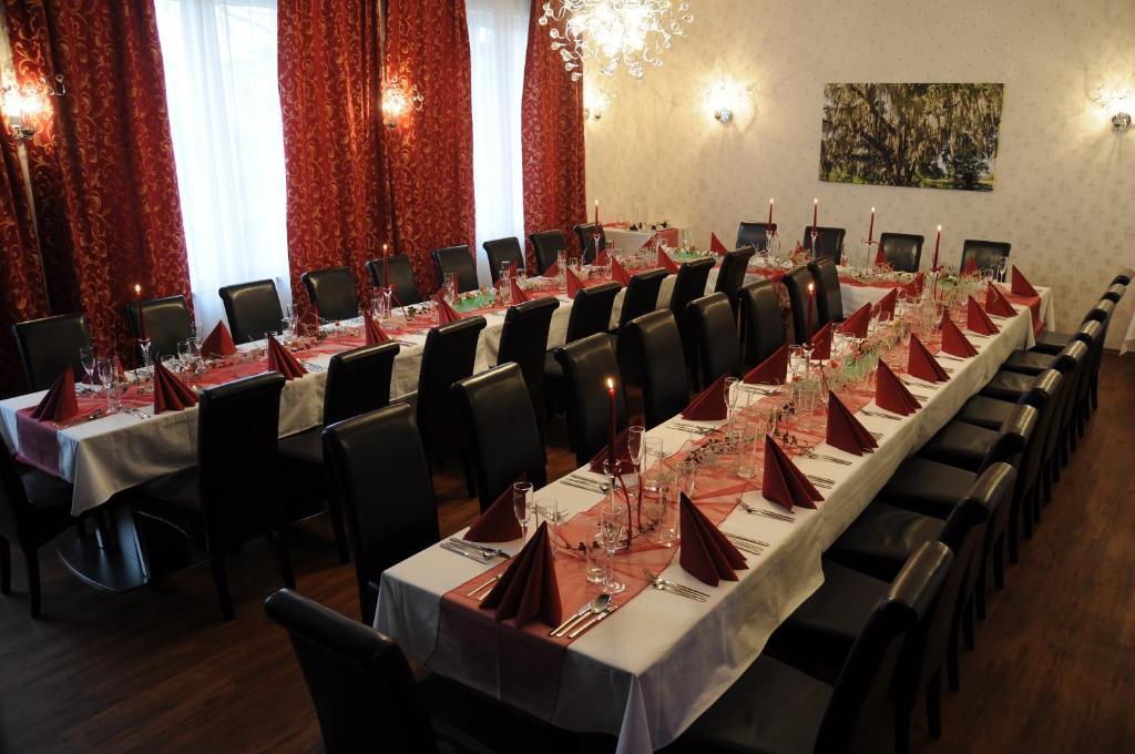Restaurace A Amerika Hotel Havirov